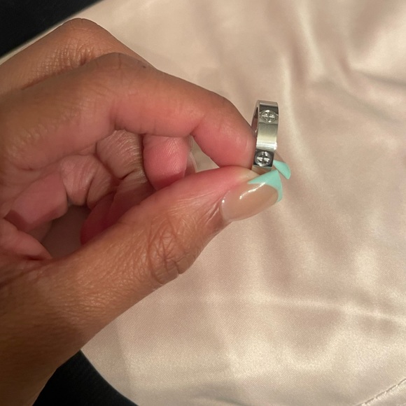 Love Ring - Picture 3 of 6